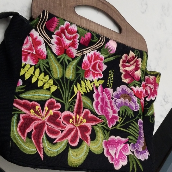 Mexican Textile Embroidered Bag - Picture 8 of 8